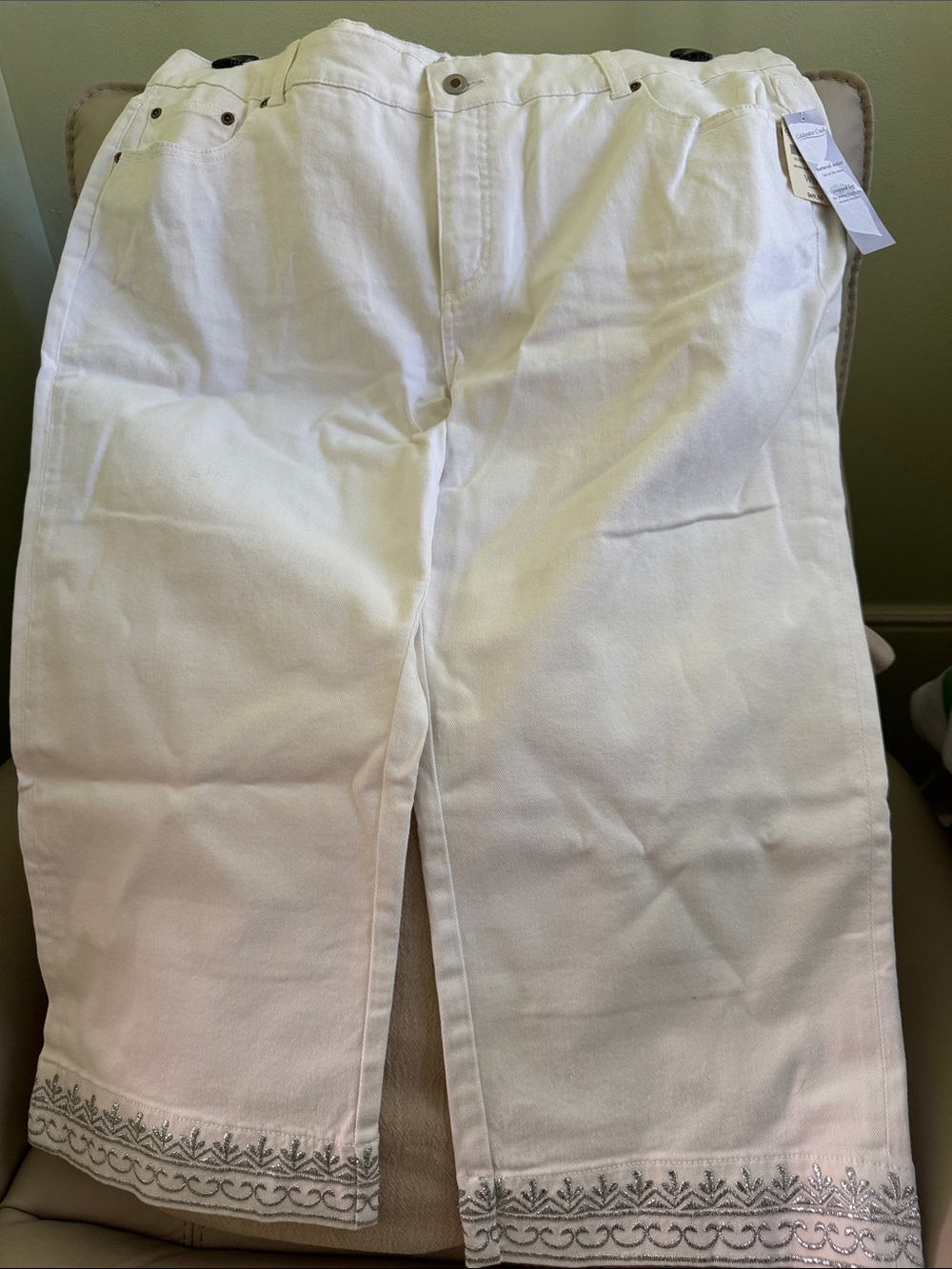Coldwater Creek White Stretch Denim cropped leg with Hem Embroidery